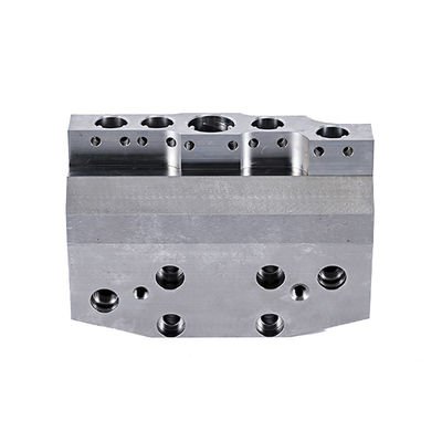 スタッドレスタイヤ CNC 5 軸加工部品 0.02mm 許容